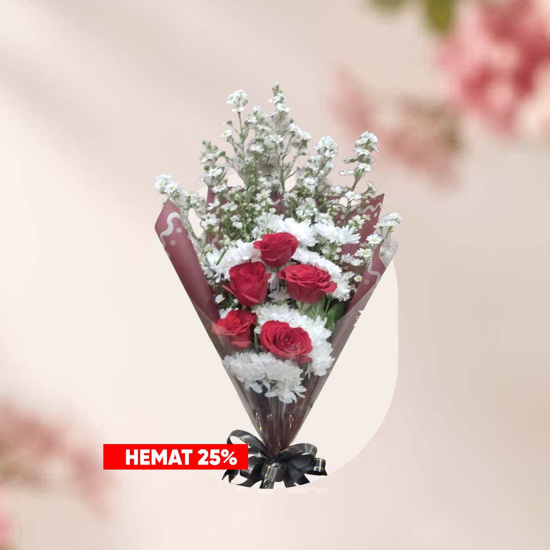 Buket bunga mawar merah, bunga krisan putih dan filler hijau