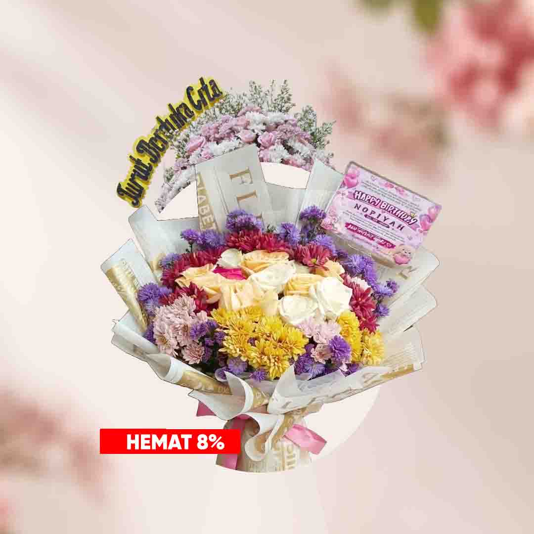 Buket bunga besar dengan kombinasi mawar peach dan putih.